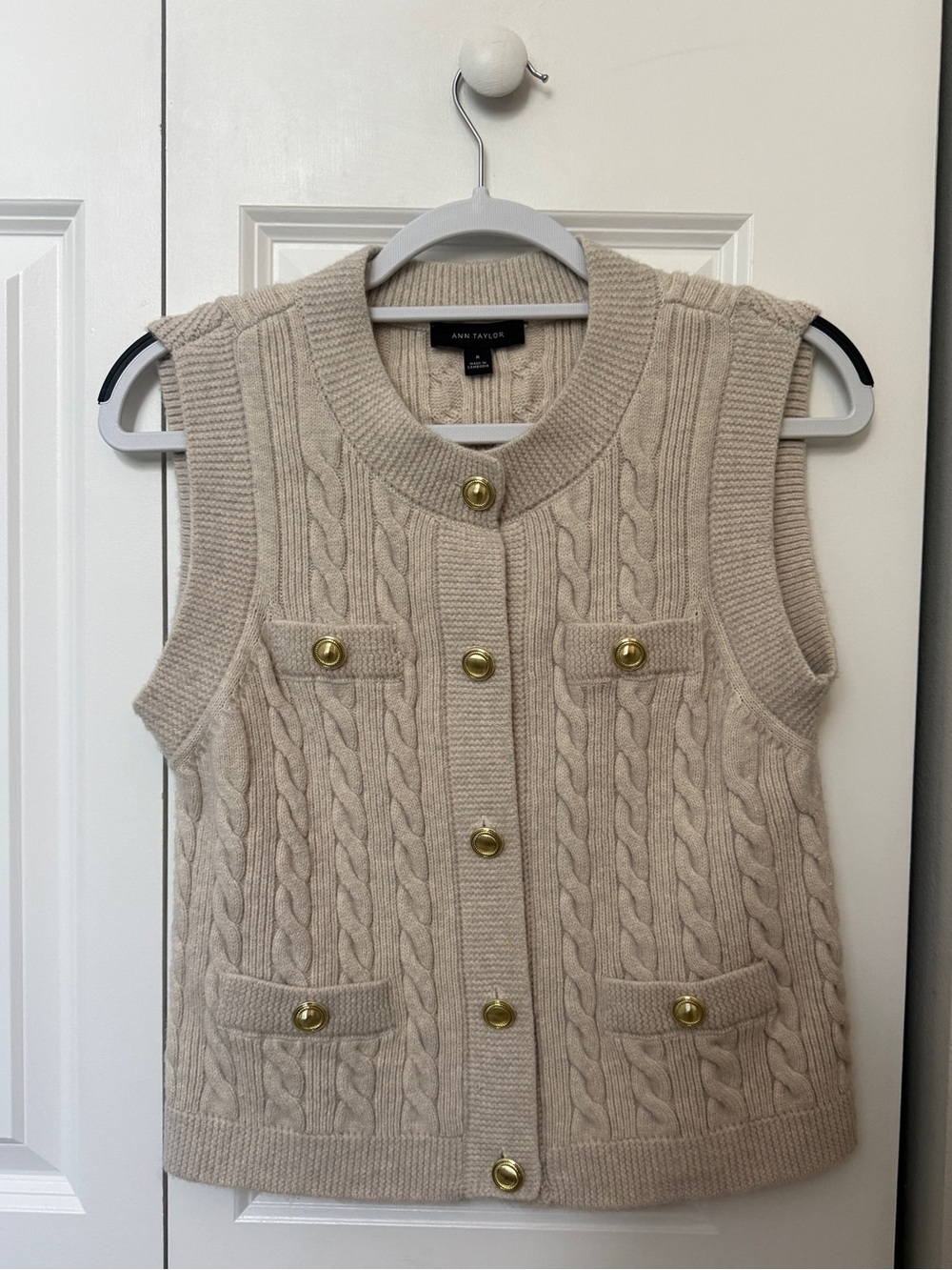 Ann Taylor Cream Cable Knit Sweater Vest Gold Buttons Size M